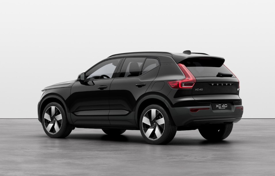 Volvo XC40 Recharge Onyx Black Electric Car Picture